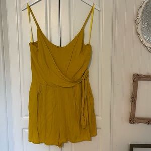 Sunshine Yellow Romper With Pockets 🌞
